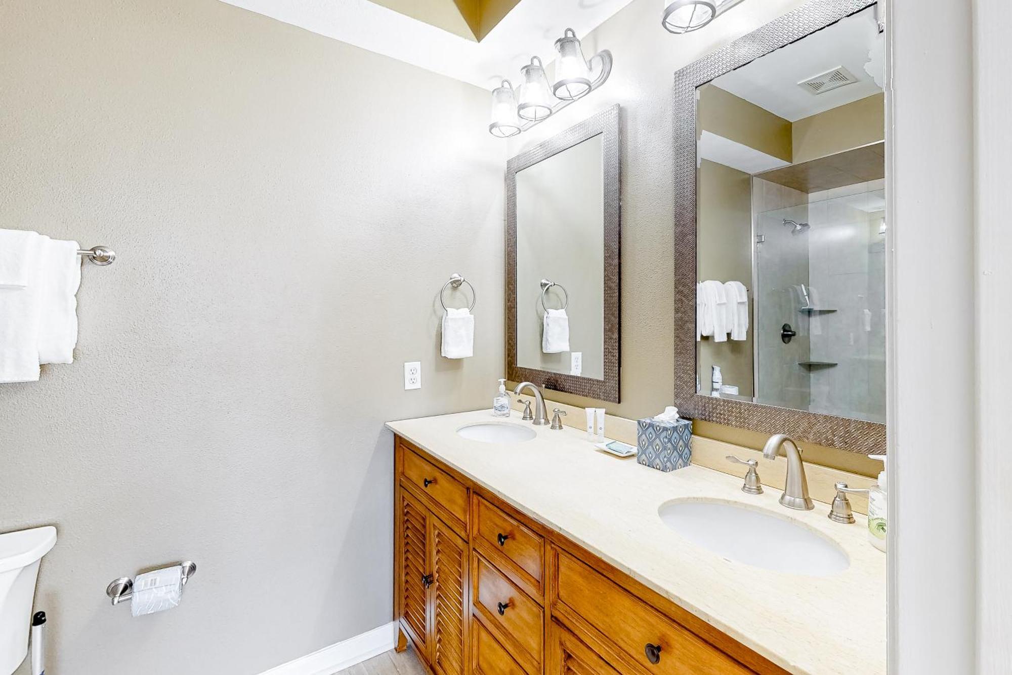 Emerald Waters Destin Room photo